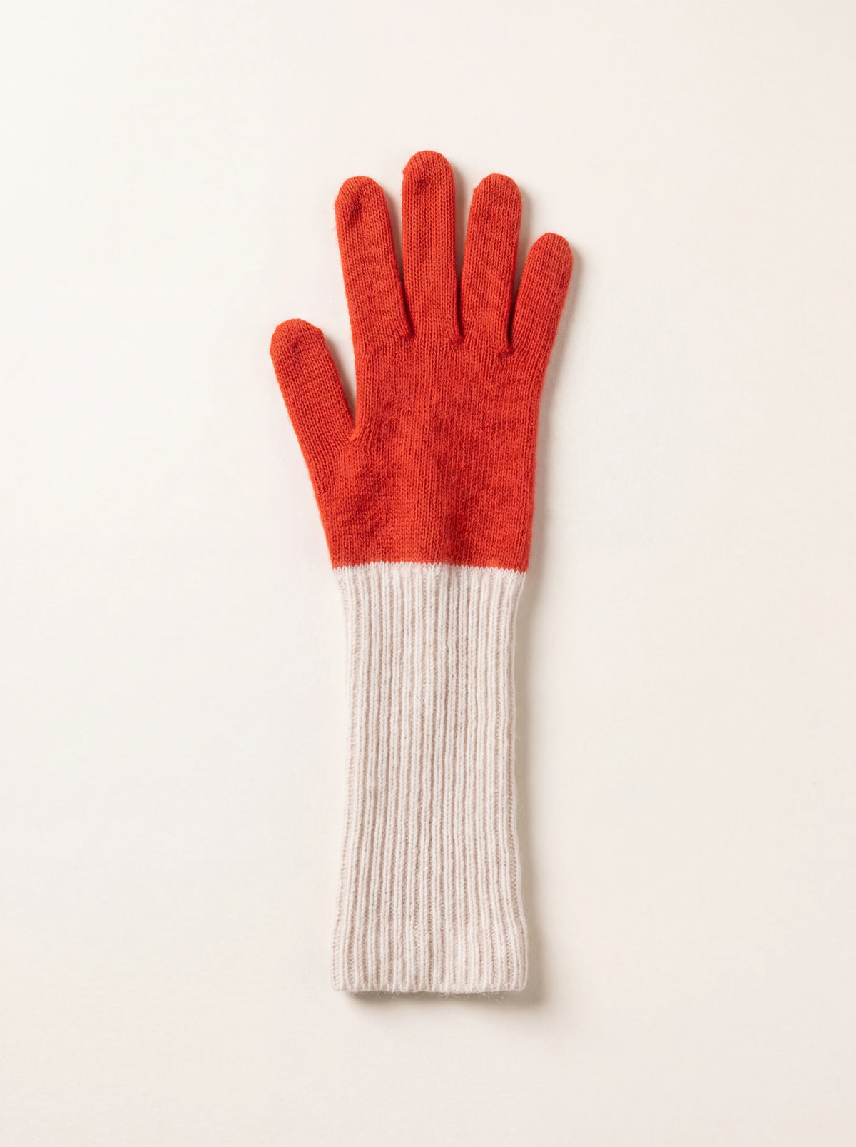 Long wool and cashmere glove with a terracotta hand and extended off-white ribbed cuff