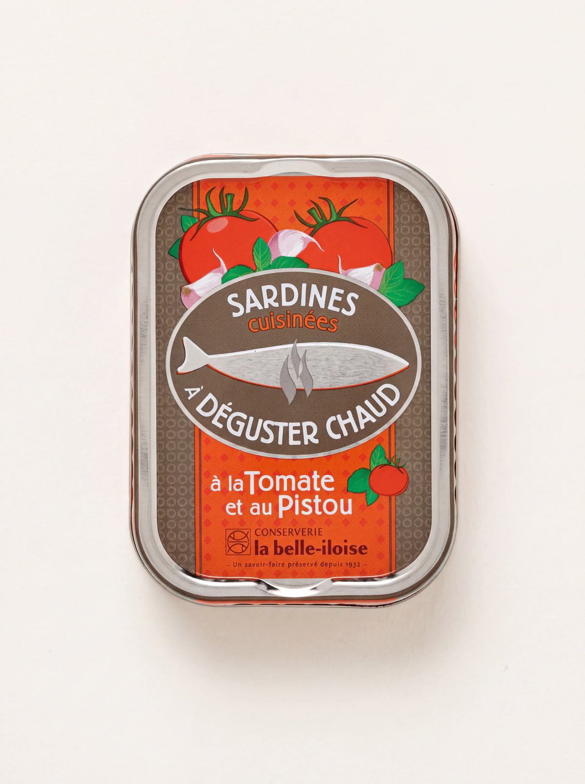 Tin of tomato and pistou sardines labelled Sardines cuisinées à déguster chaud
