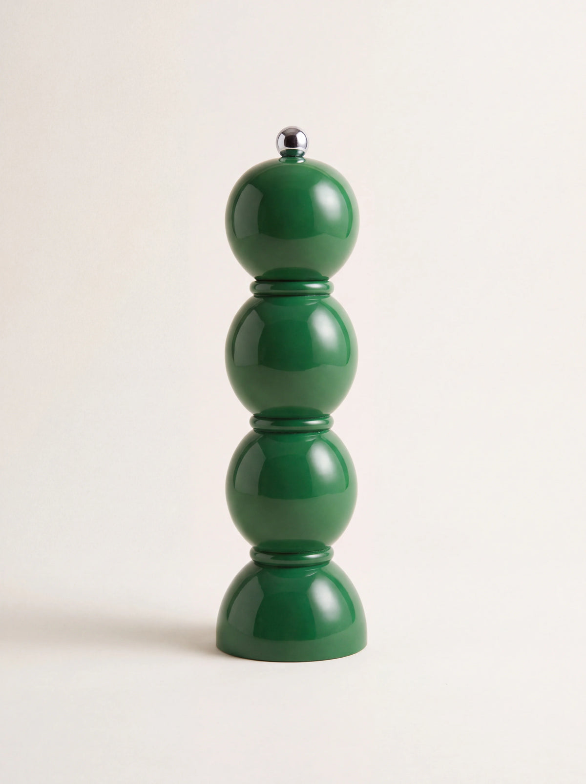 Racing green high-gloss lacquered rubberwood mill with a bobbin shape and stainless-steel top knob