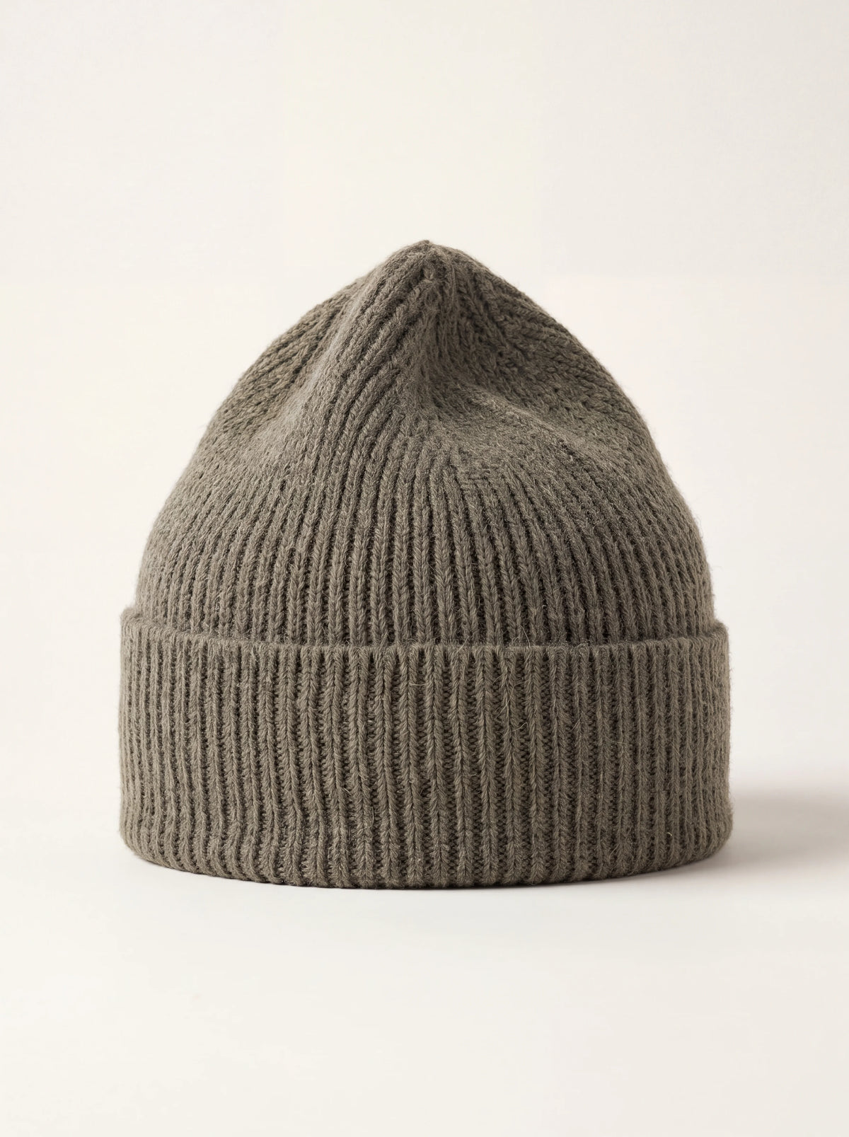 Ribbed lambswool beanie in grey-brown with a folded brim